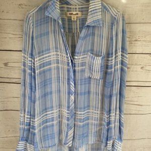 Diane Von Furstenberg Size 6 Light Blue & White Plaid Viscose Shirt Blouse